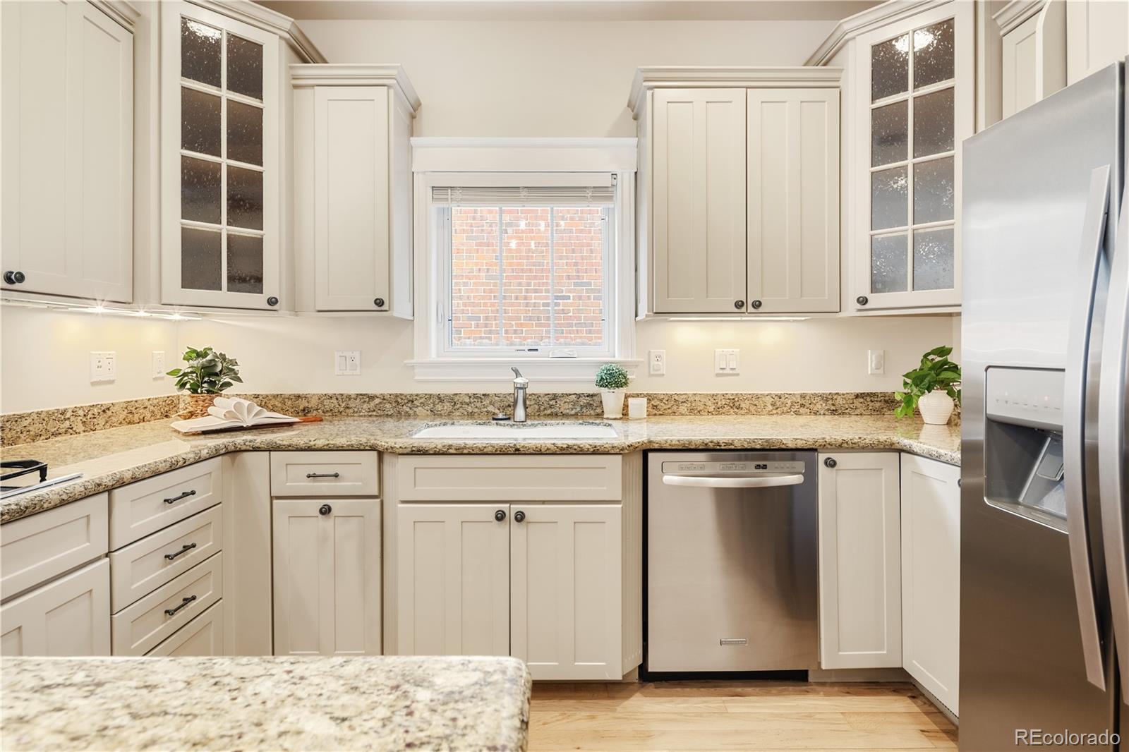 MLS Image #7 for 260 s humboldt street,denver, Colorado