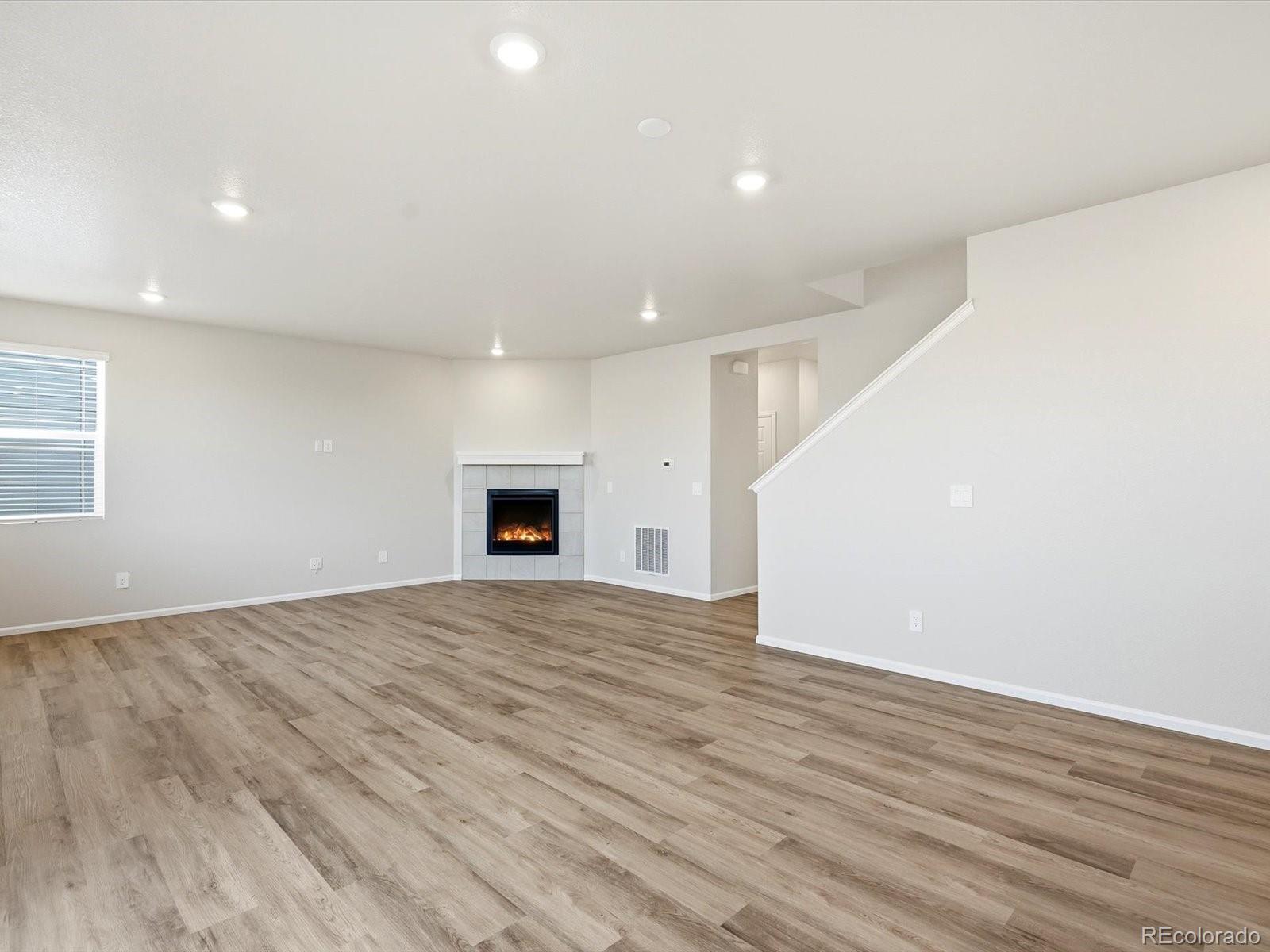 MLS Image #5 for 8920  sedalia street,commerce city, Colorado