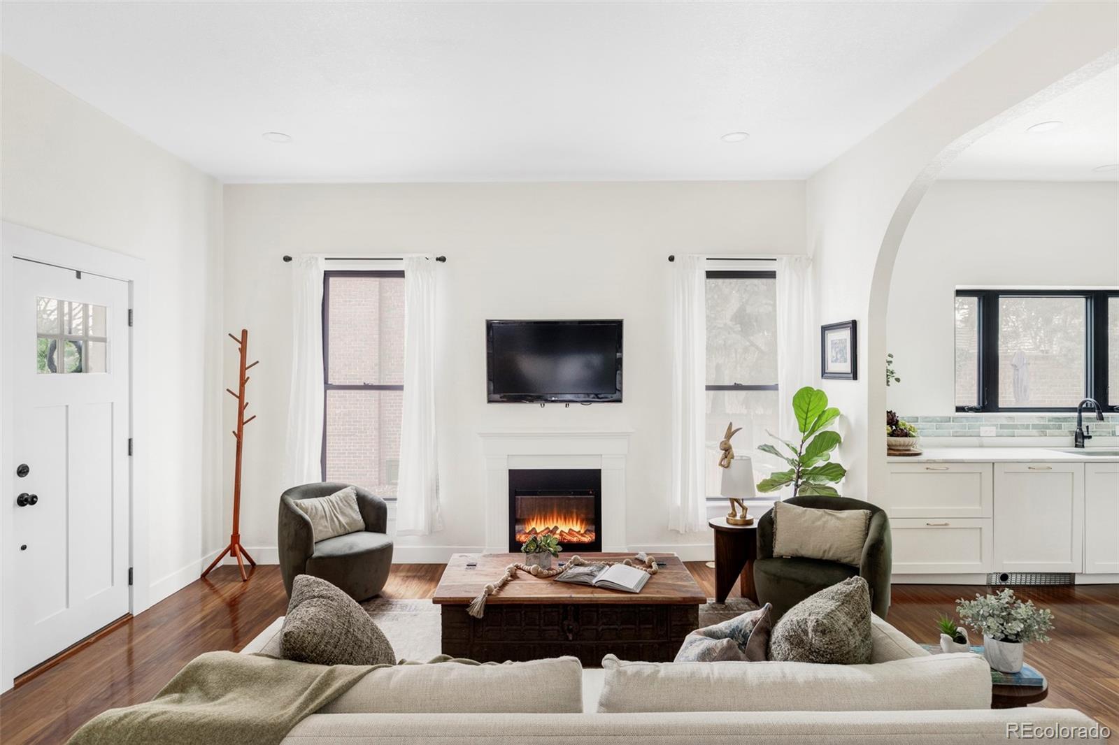 MLS Image #3 for 1727  dahlia street,denver, Colorado