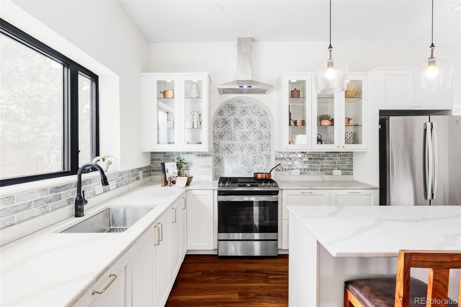 MLS Image #8 for 1727  dahlia street,denver, Colorado