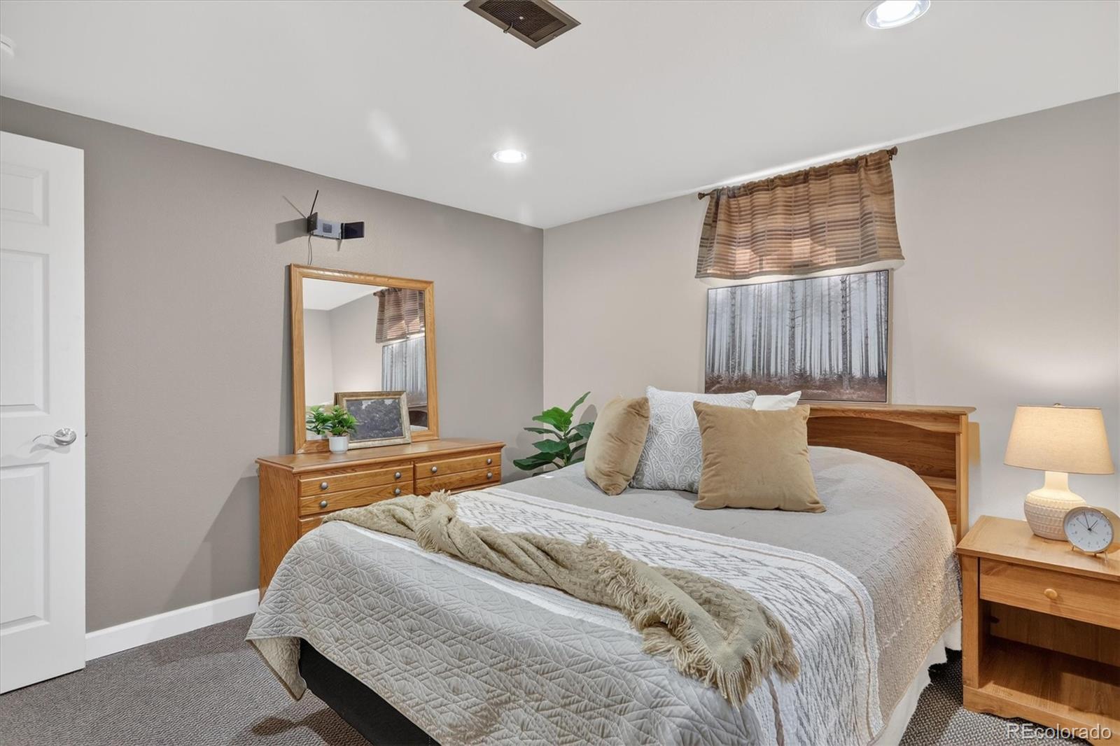 MLS Image #19 for 1732 s elm street,denver, Colorado