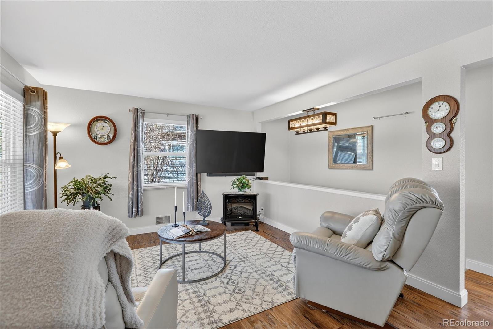 MLS Image #2 for 1732 s elm street,denver, Colorado
