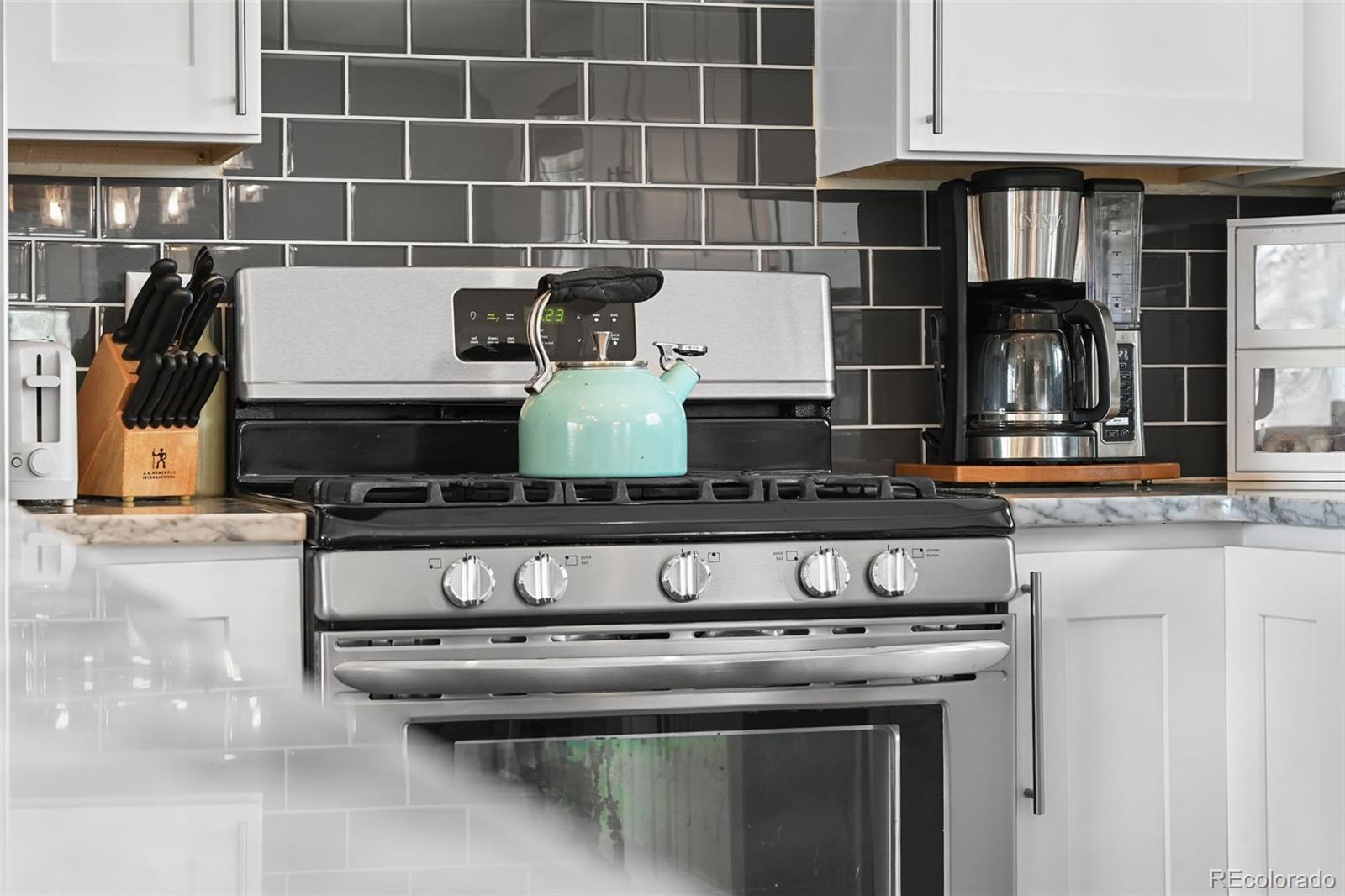 MLS Image #11 for 323 e briarwood drive,centennial, Colorado