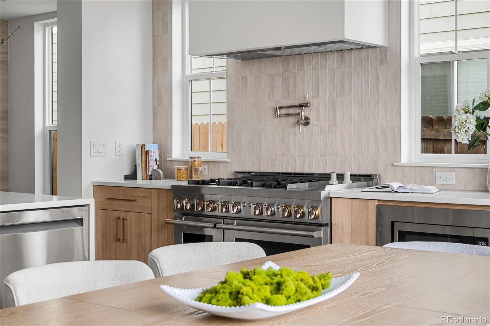 MLS Image #13 for 2360 s acoma street,denver, Colorado