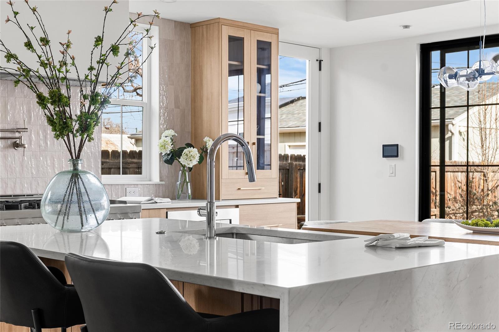 MLS Image #14 for 2360 s acoma street,denver, Colorado