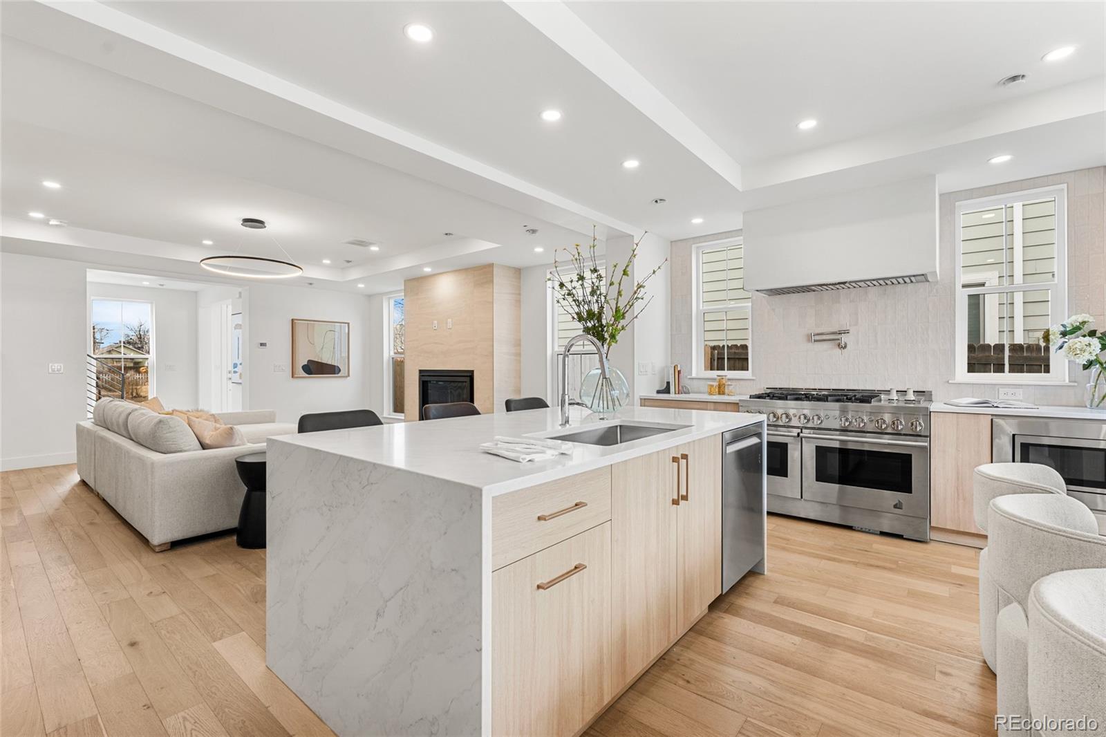 MLS Image #19 for 2360 s acoma street,denver, Colorado