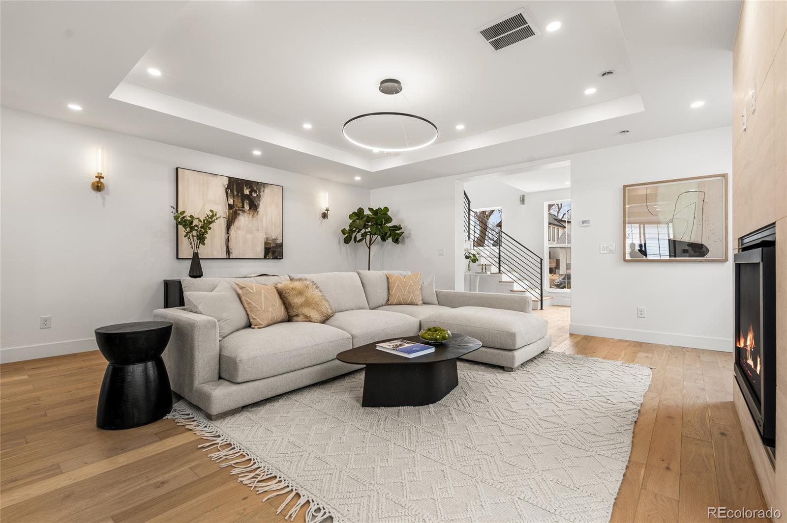 MLS Image #7 for 2360 s acoma street,denver, Colorado