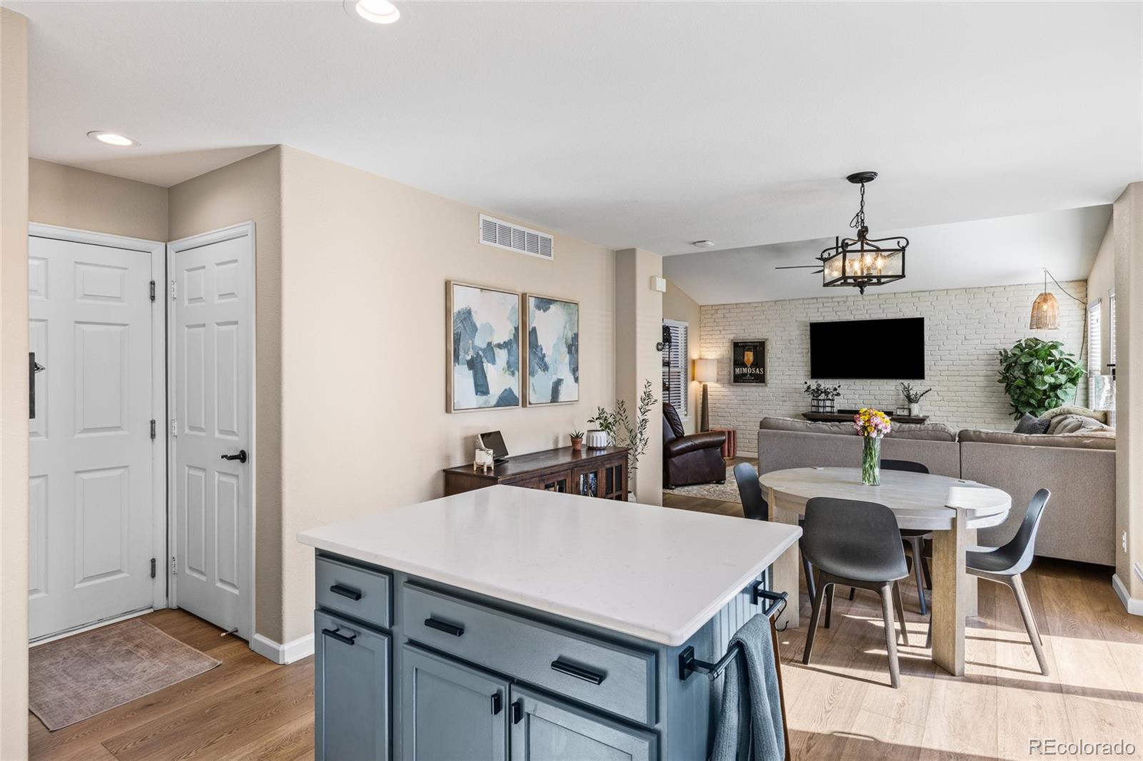 MLS Image #10 for 16358 e phillips lane,englewood, Colorado