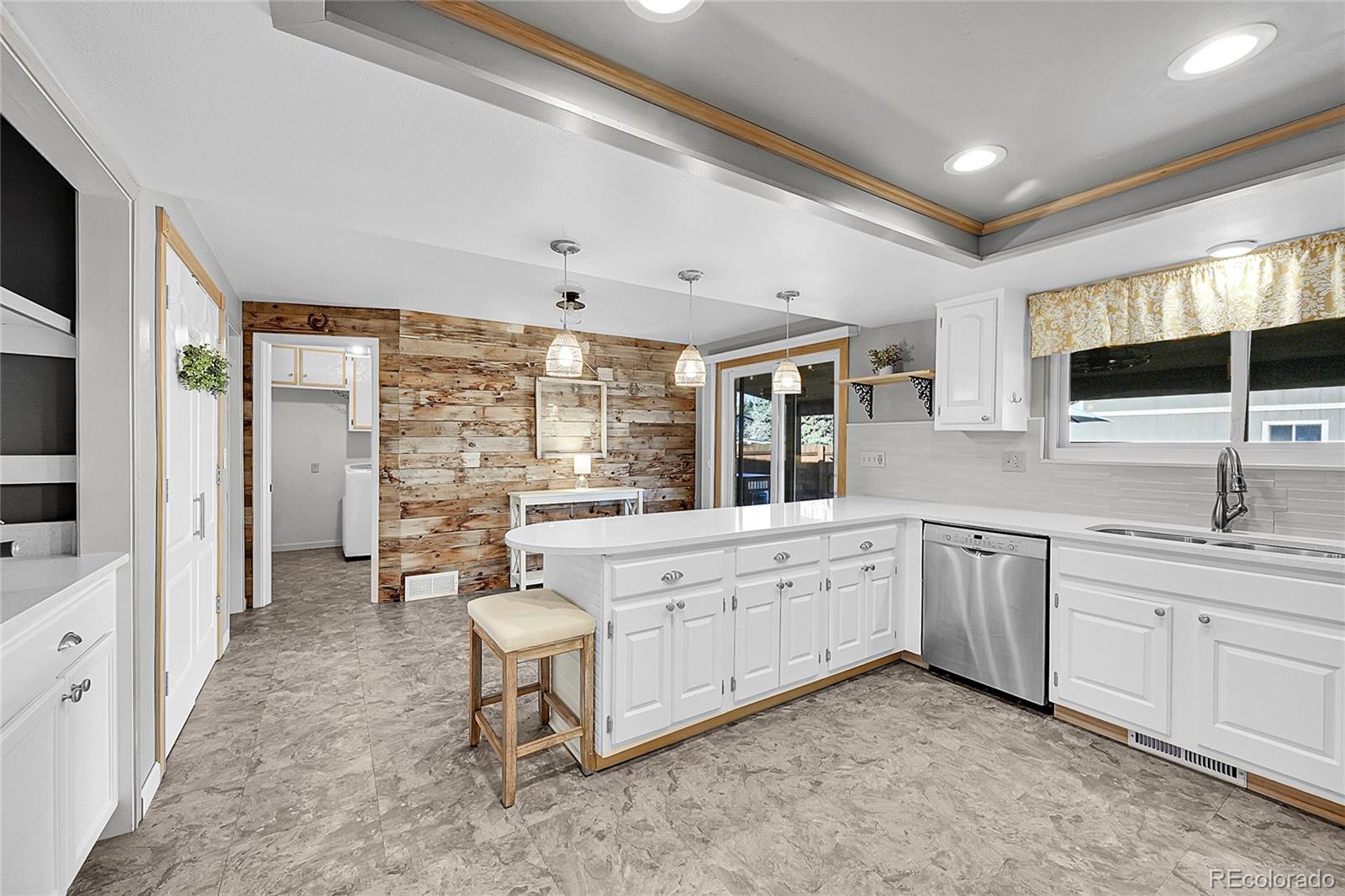 MLS Image #23 for 1022  berkeley court,longmont, Colorado
