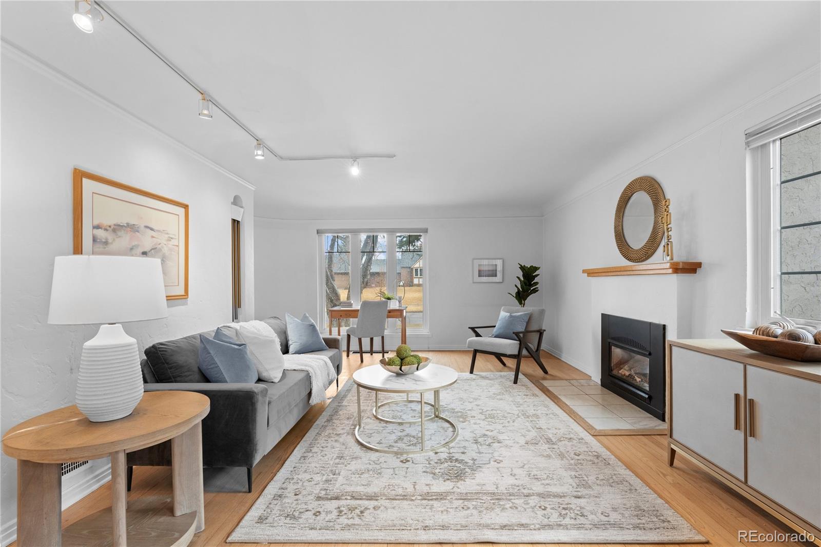 MLS Image #4 for 1121  hudson street,denver, Colorado