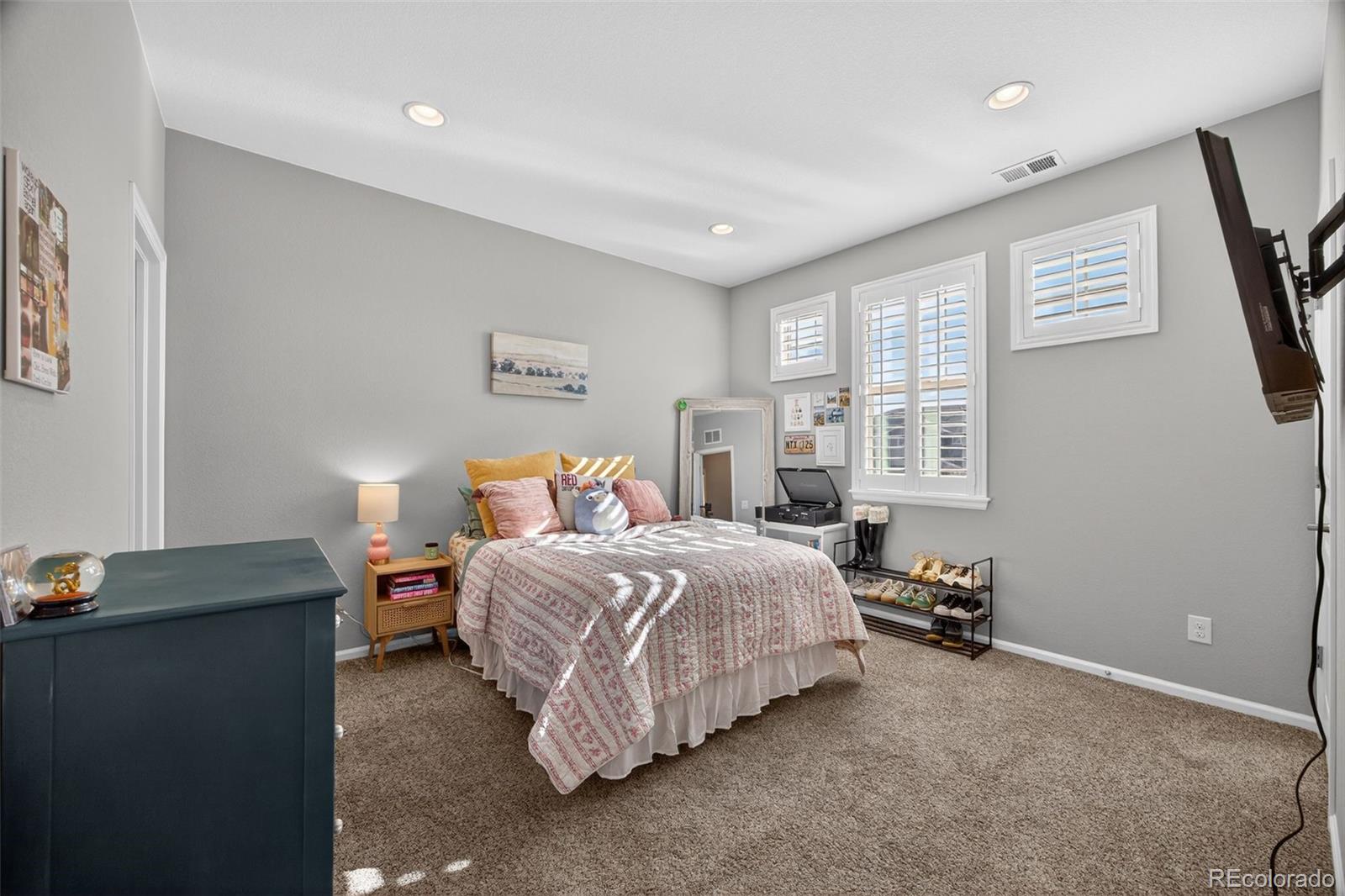 MLS Image #21 for 26923 e ottawa place,aurora, Colorado