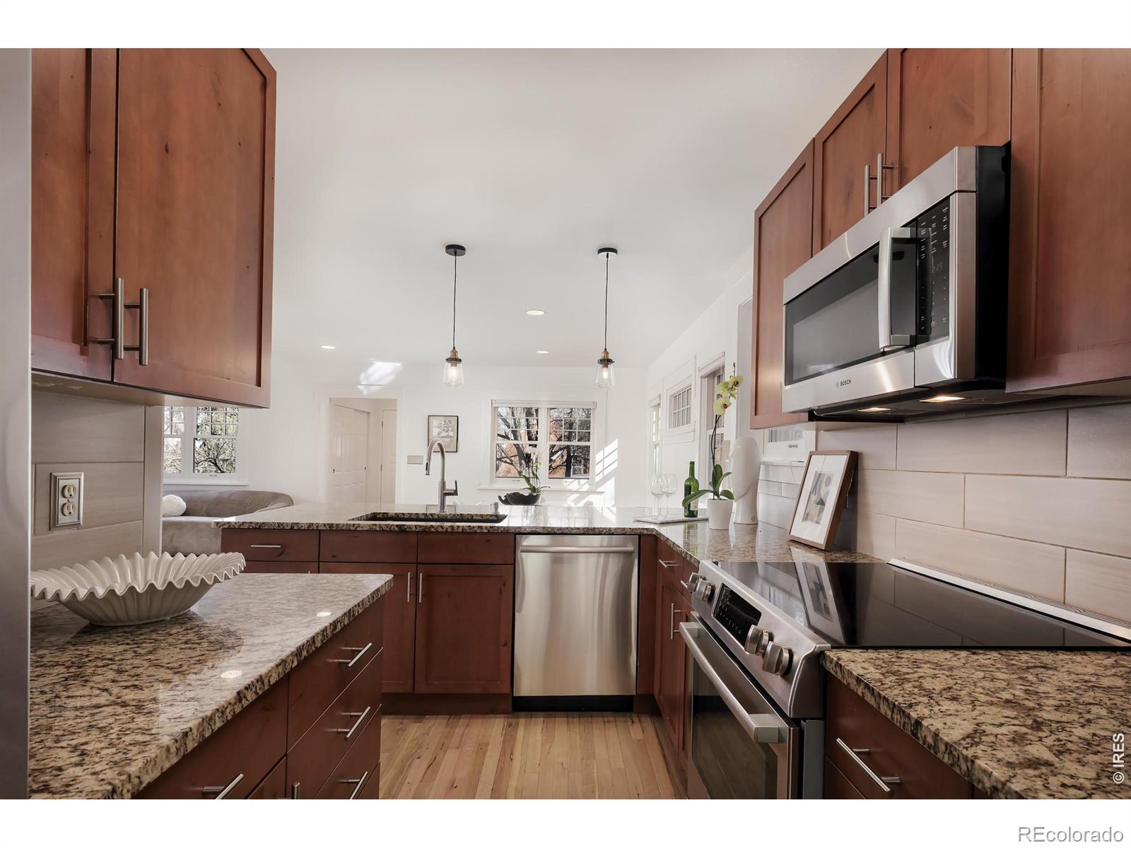 MLS Image #10 for 751  grant place,boulder, Colorado