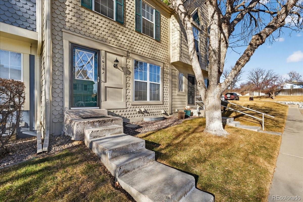 MLS Image #3 for 1610 s ivory circle,aurora, Colorado