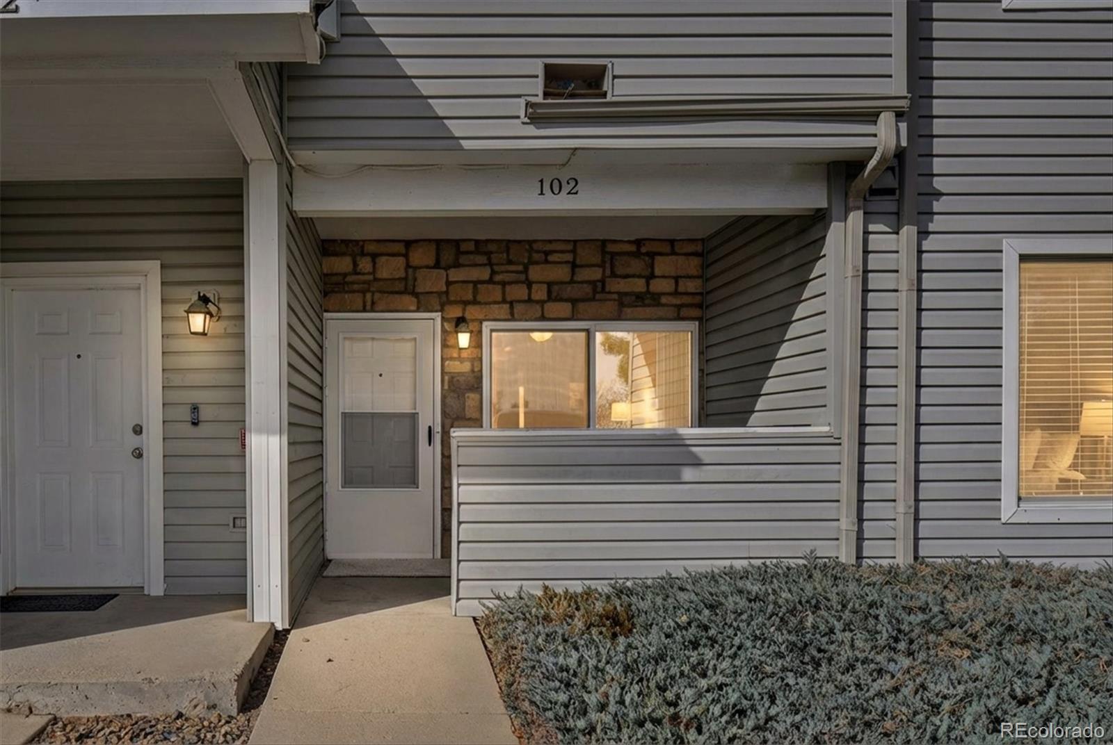 MLS Image #0 for 911 s zeno way 102,aurora, Colorado