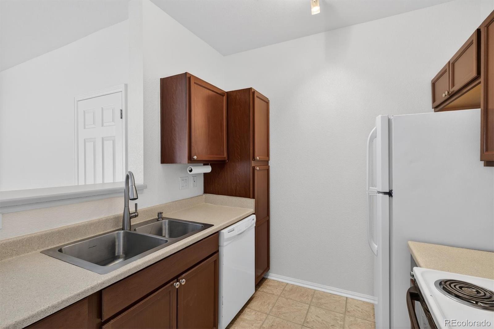 MLS Image #13 for 911 s zeno way 102,aurora, Colorado