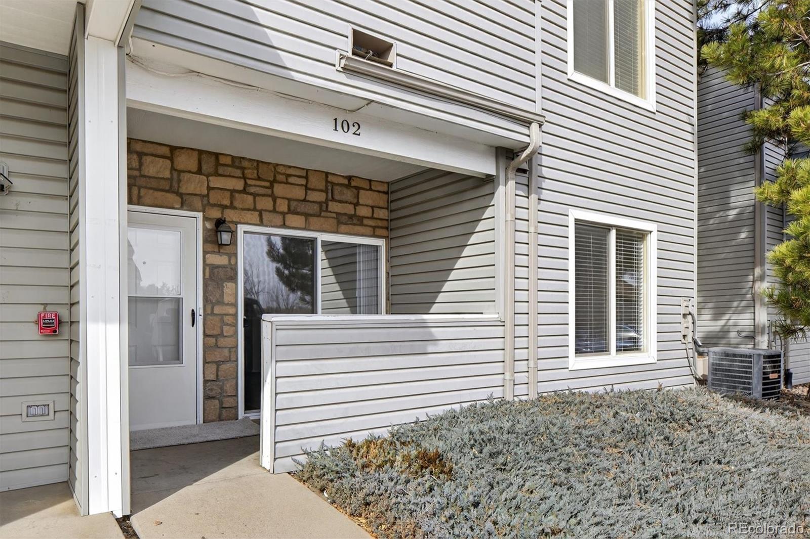 MLS Image #2 for 911 s zeno way 102,aurora, Colorado