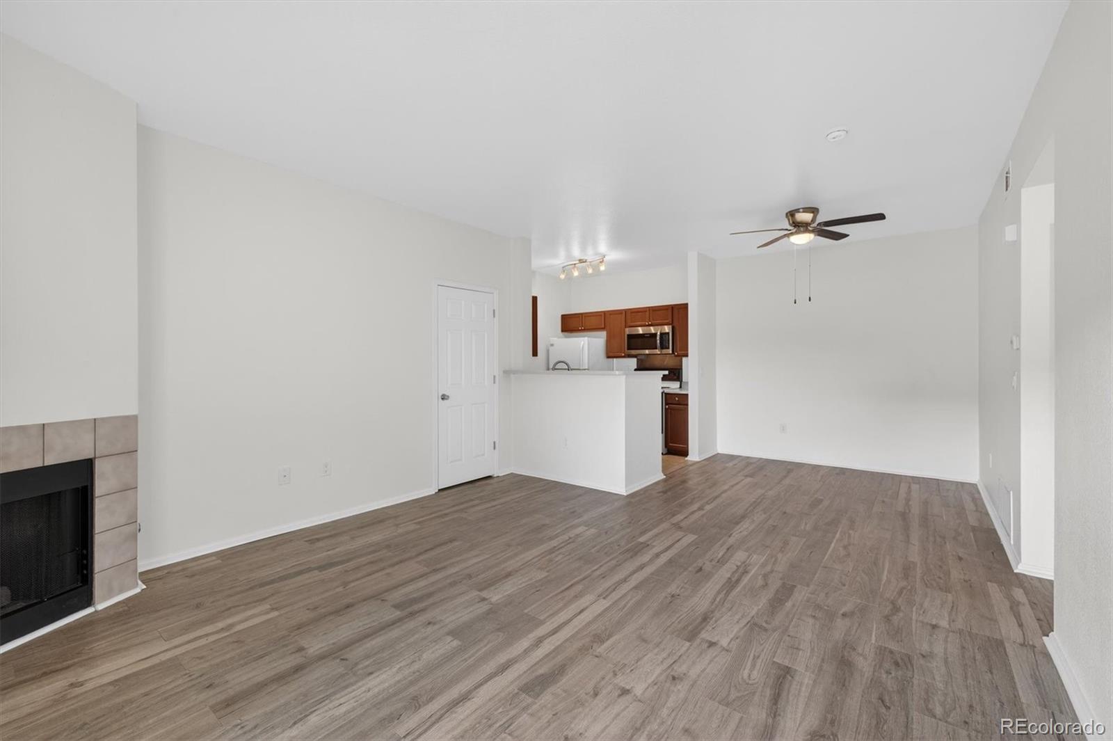 MLS Image #6 for 911 s zeno way 102,aurora, Colorado