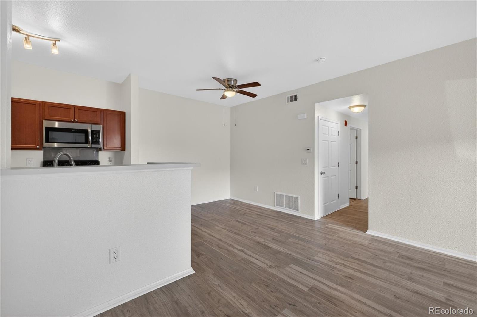MLS Image #7 for 911 s zeno way 102,aurora, Colorado