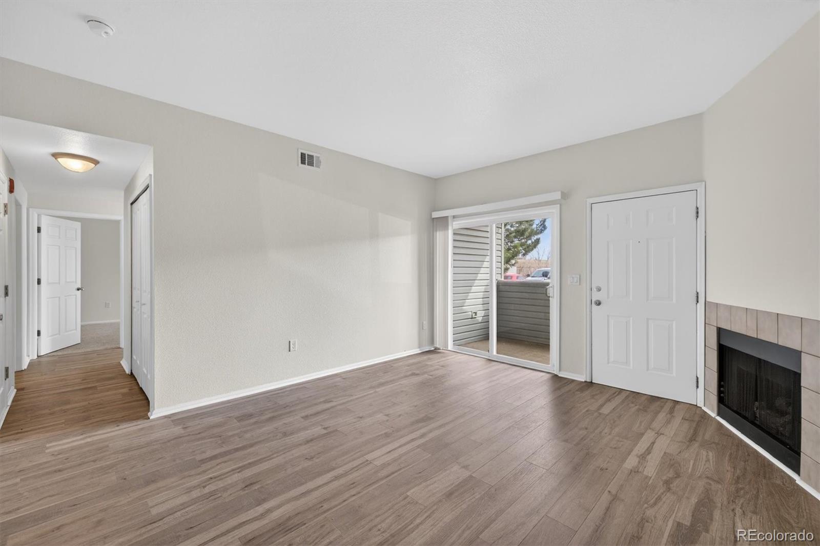 MLS Image #8 for 911 s zeno way 102,aurora, Colorado