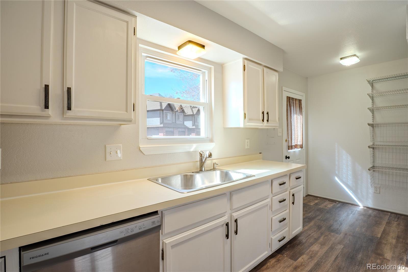 MLS Image #6 for 6315  oak street 2,arvada, Colorado