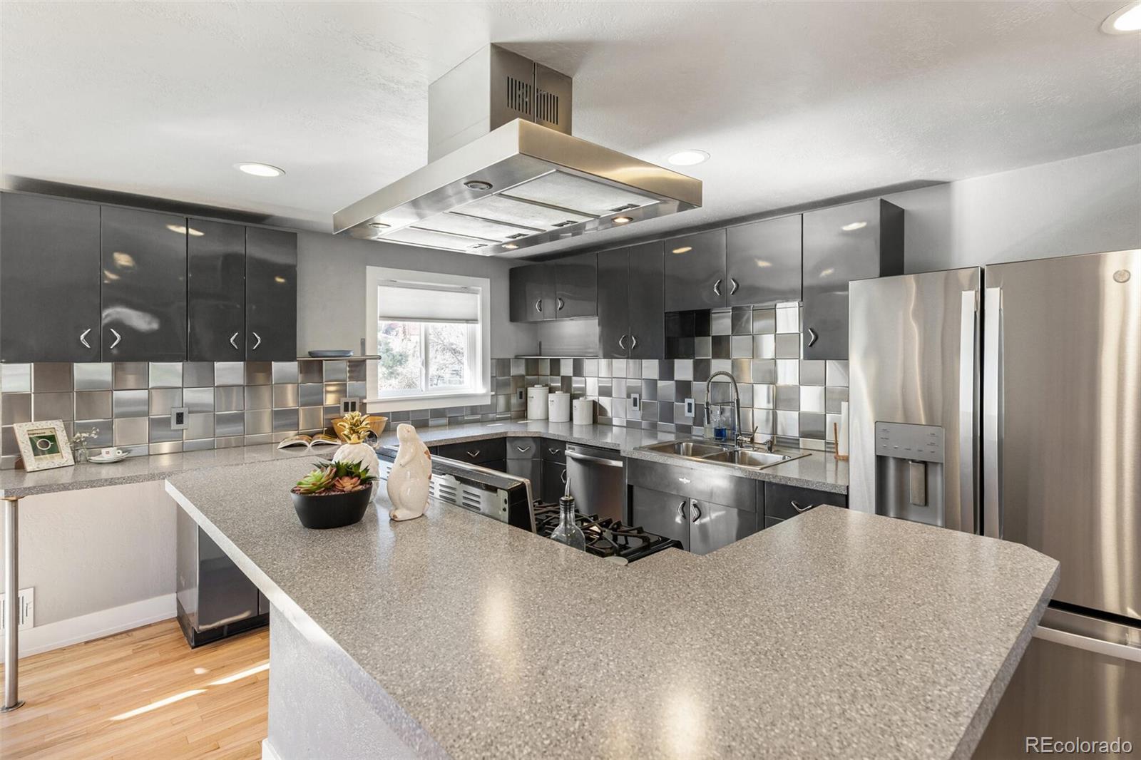 MLS Image #10 for 8361  quivira drive,denver, Colorado