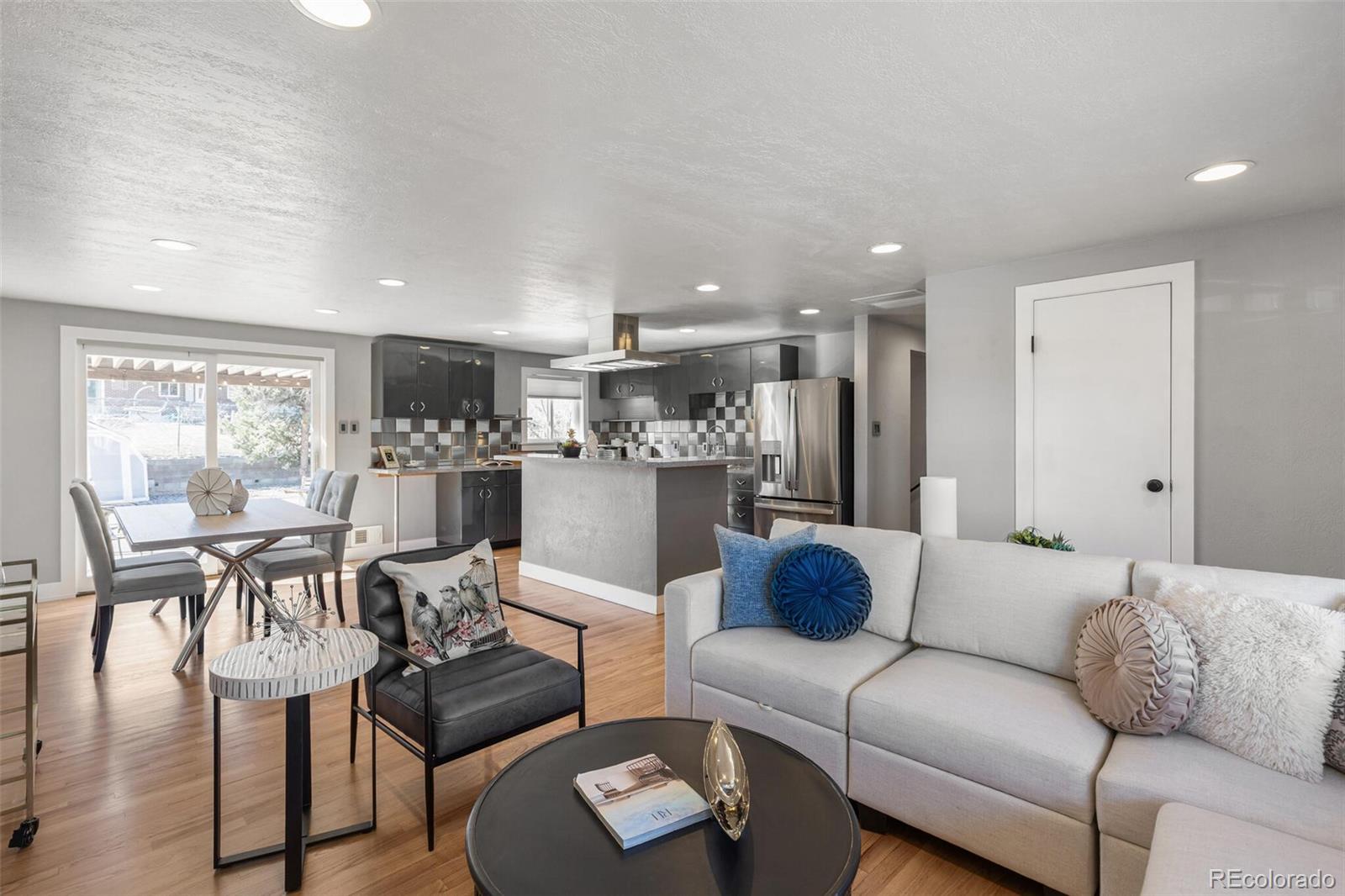 MLS Image #4 for 8361  quivira drive,denver, Colorado