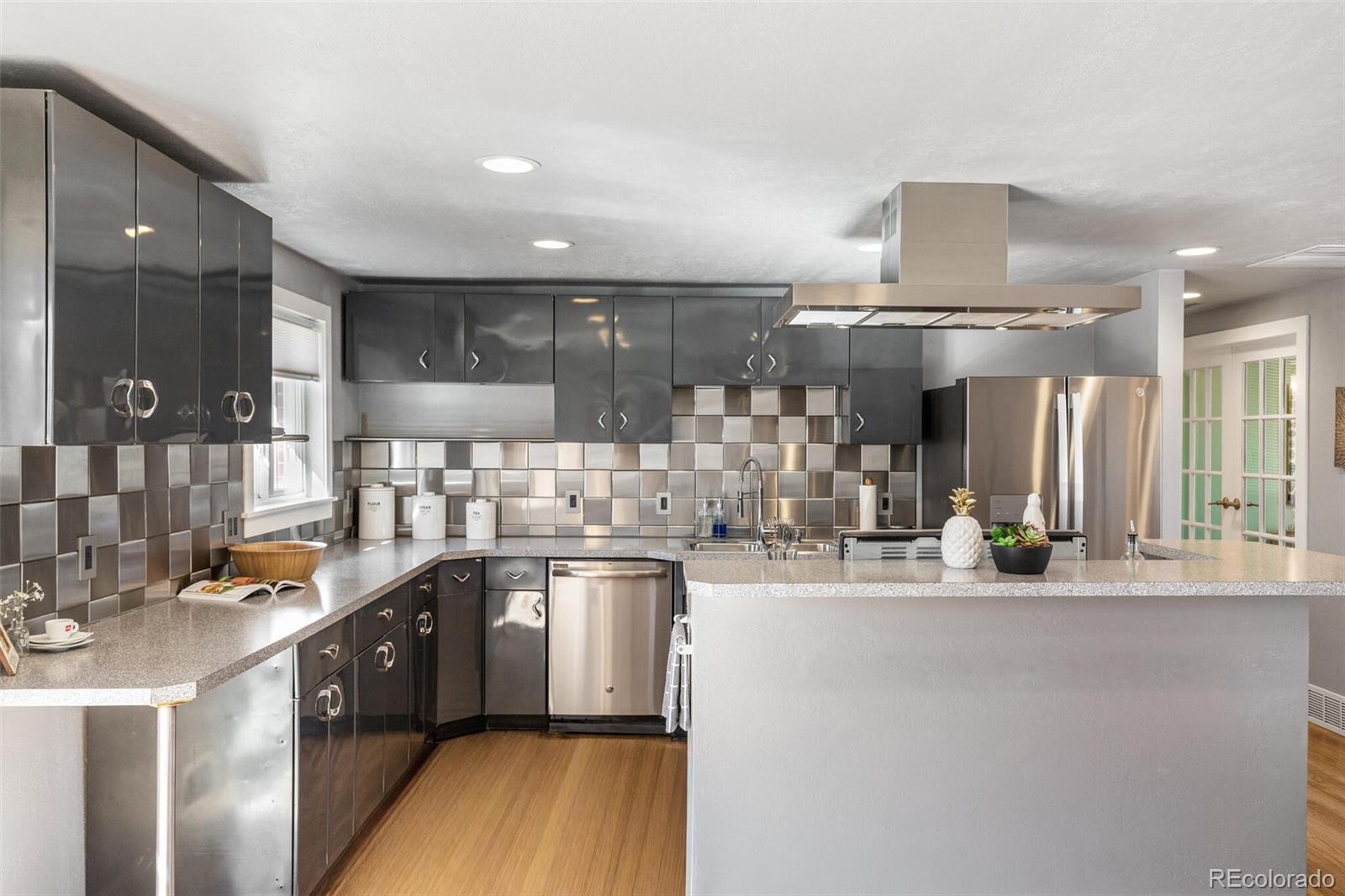 MLS Image #6 for 8361  quivira drive,denver, Colorado