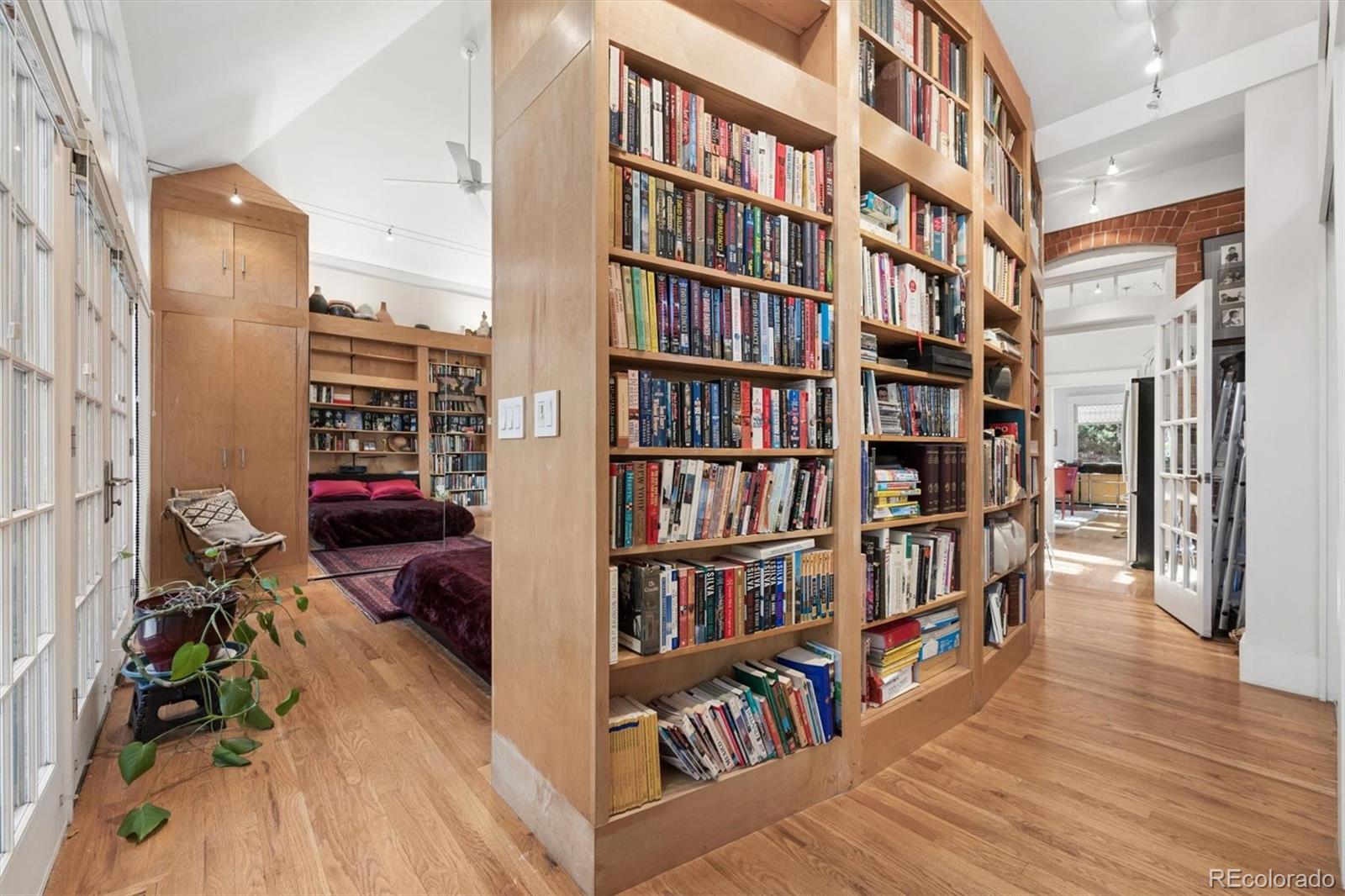 MLS Image #7 for 920 s gilpin street,denver, Colorado