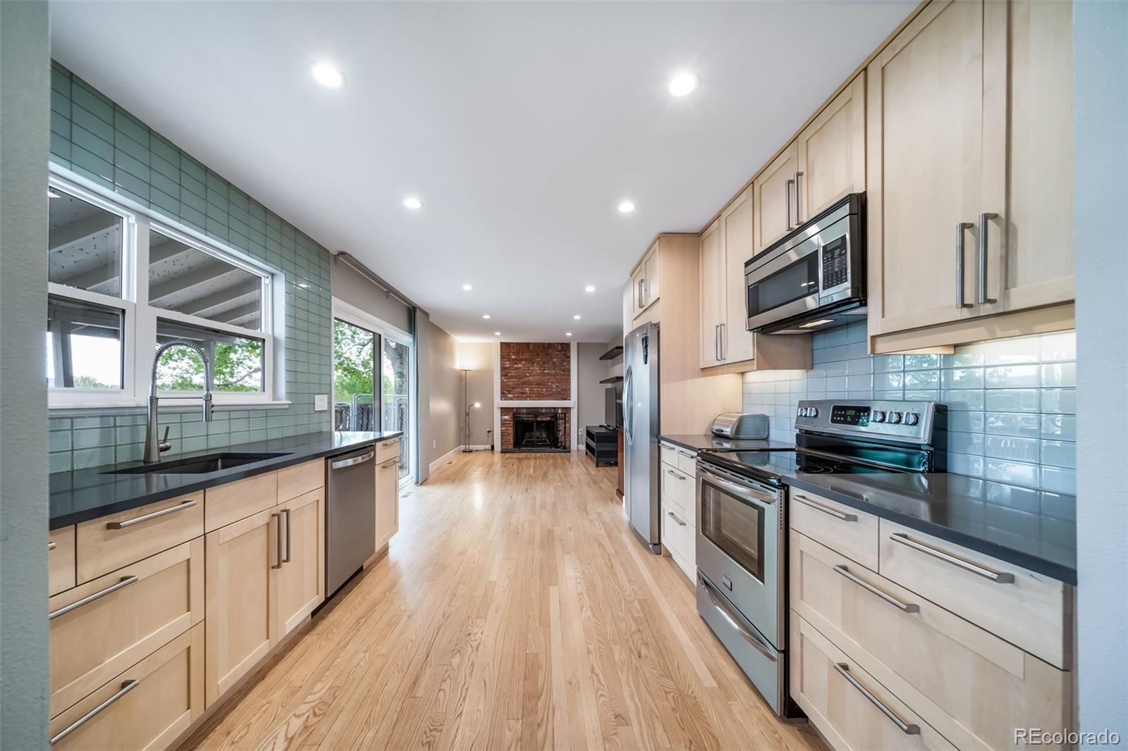 MLS Image #14 for 6398 s emporia circle,englewood, Colorado