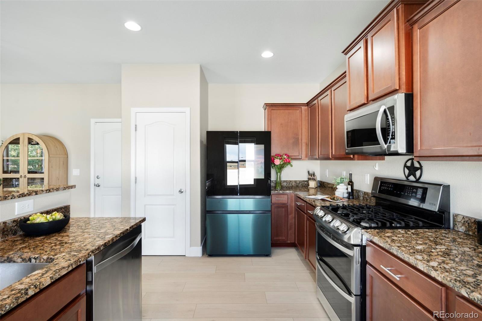 MLS Image #10 for 5707  west view circle,dacono, Colorado