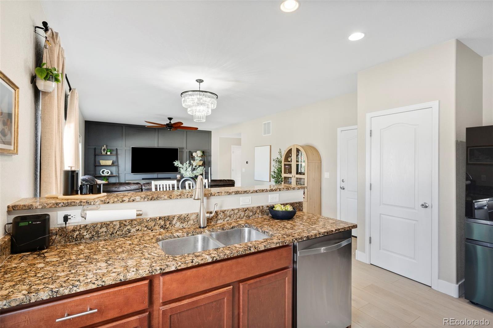 MLS Image #8 for 5707  west view circle,dacono, Colorado