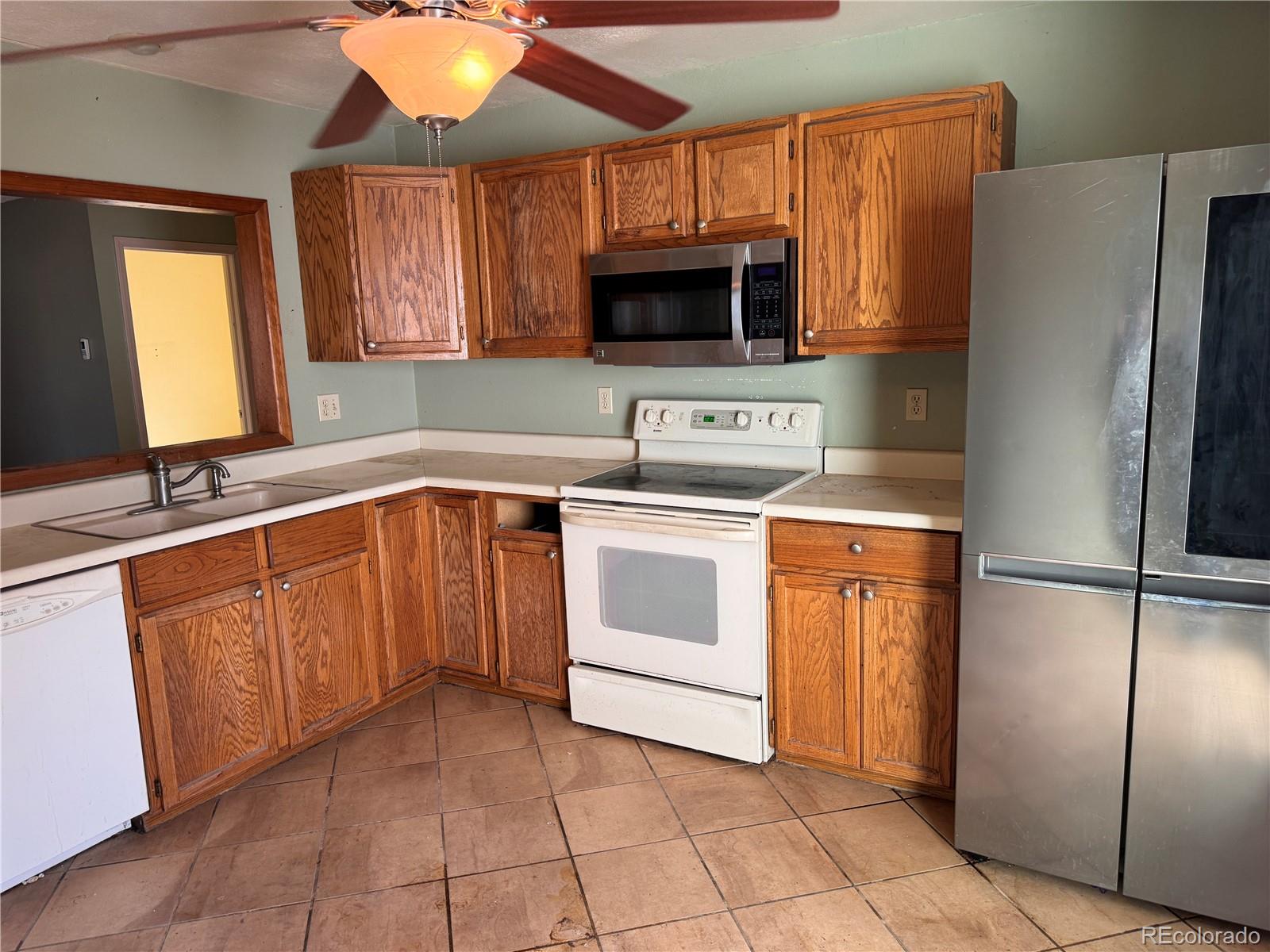 MLS Image #2 for 1550 s bahama street,aurora, Colorado