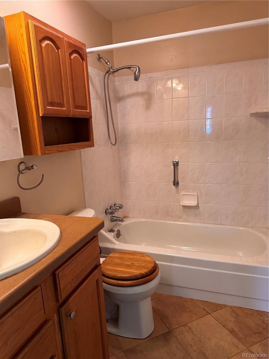 MLS Image #4 for 1550 s bahama street,aurora, Colorado