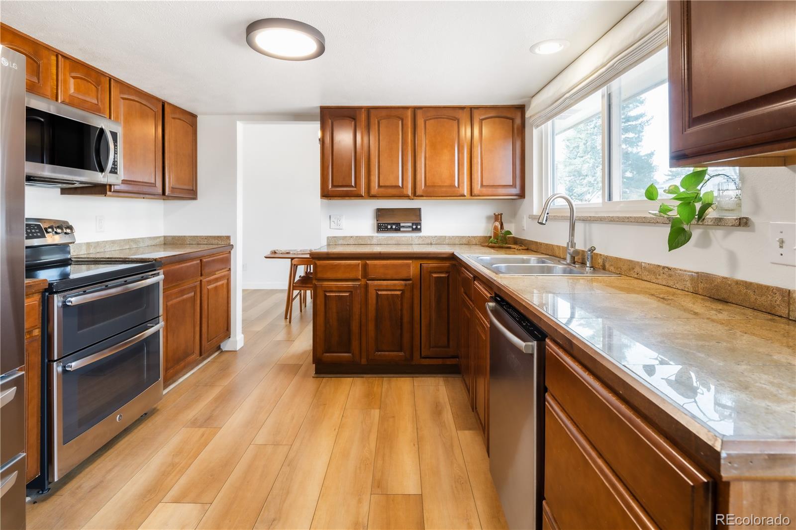MLS Image #7 for 10175 w hawaii place,lakewood, Colorado