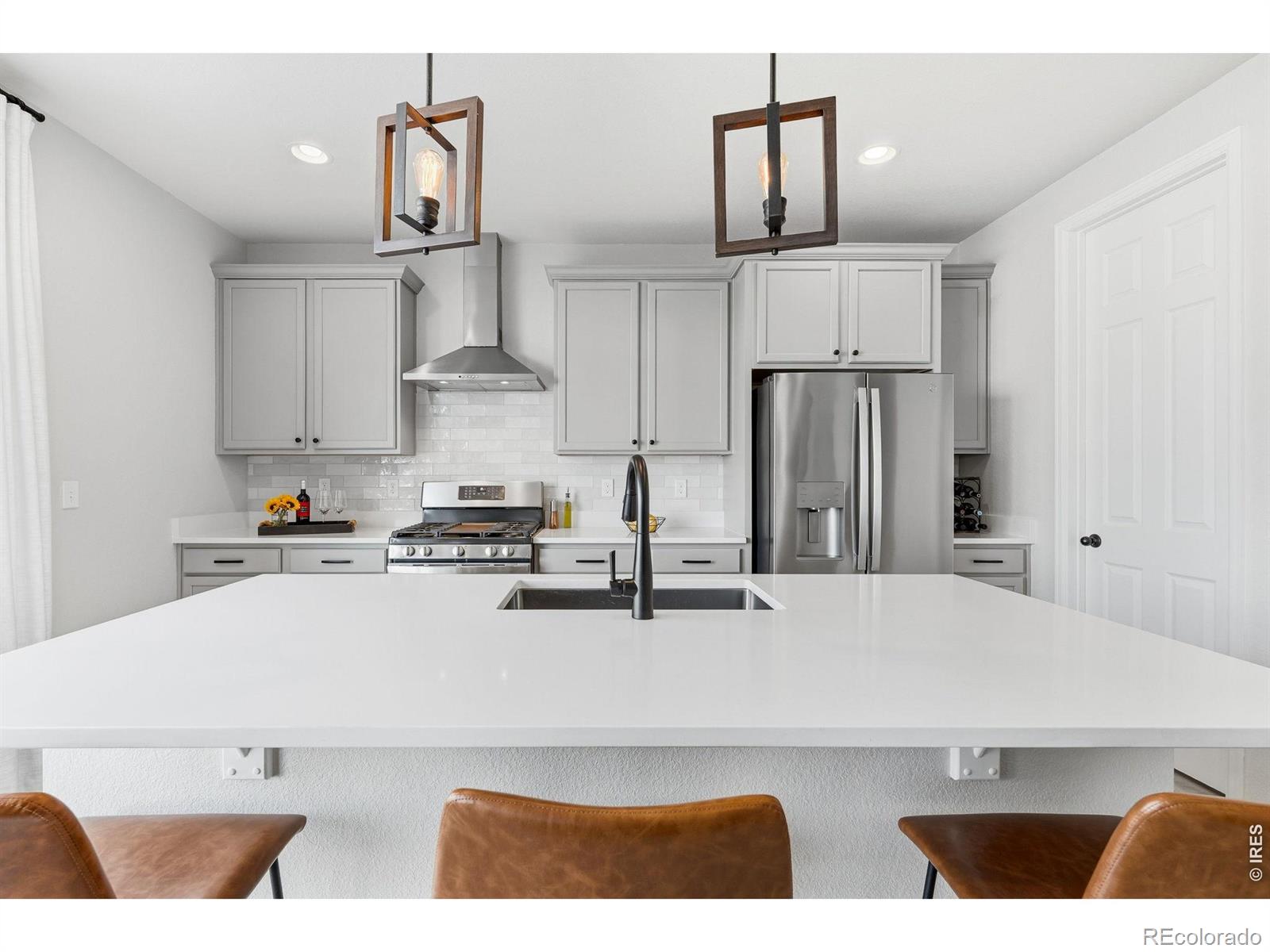 MLS Image #14 for 831  golden peak drive,erie, Colorado