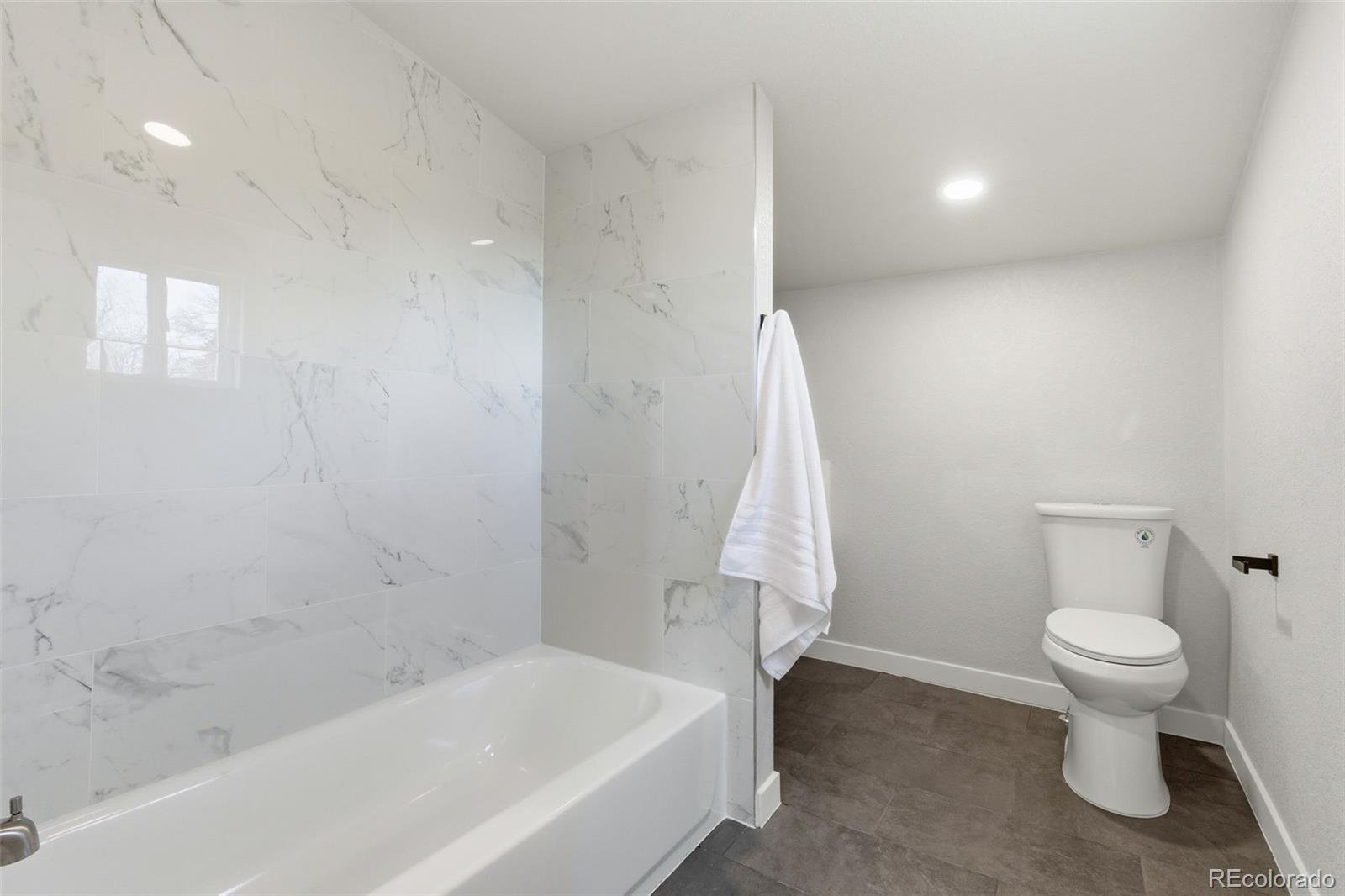 MLS Image #10 for 7480  greenwood boulevard,denver, Colorado