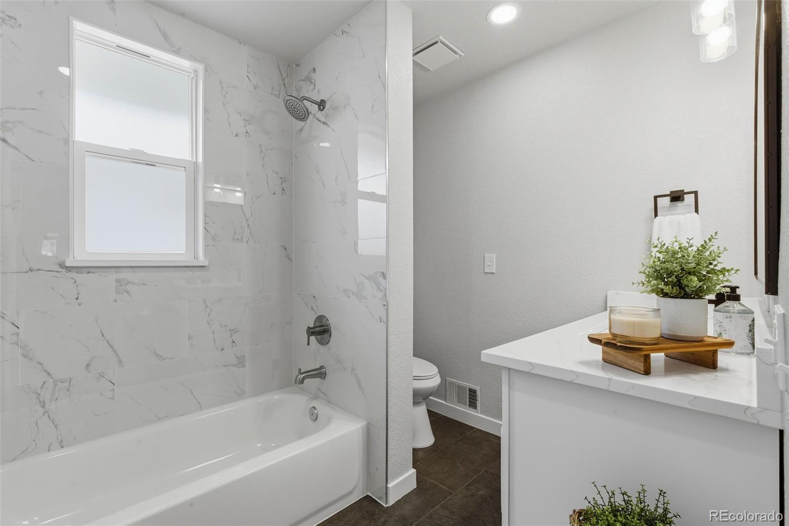 MLS Image #7 for 7480  greenwood boulevard,denver, Colorado