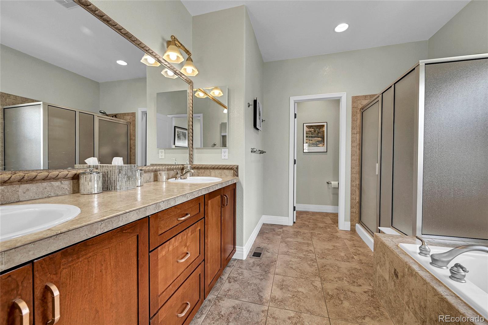 MLS Image #22 for 8142 e 8th place,denver, Colorado