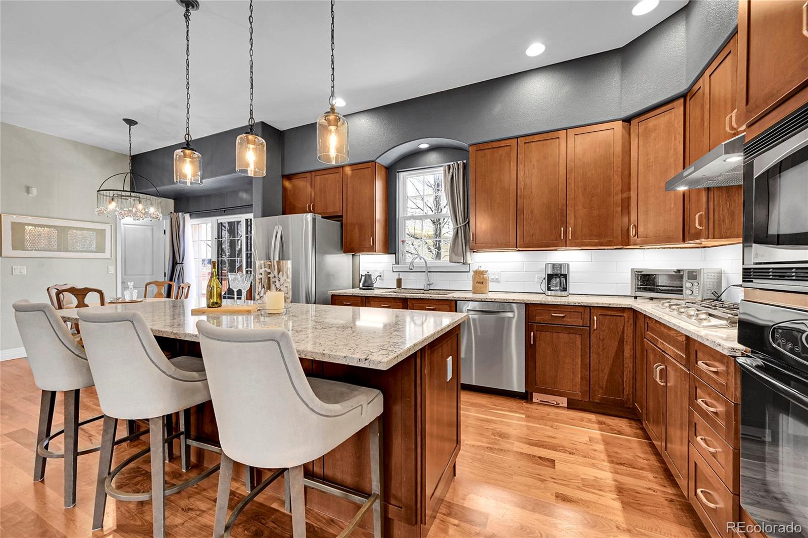 MLS Image #6 for 8142 e 8th place,denver, Colorado