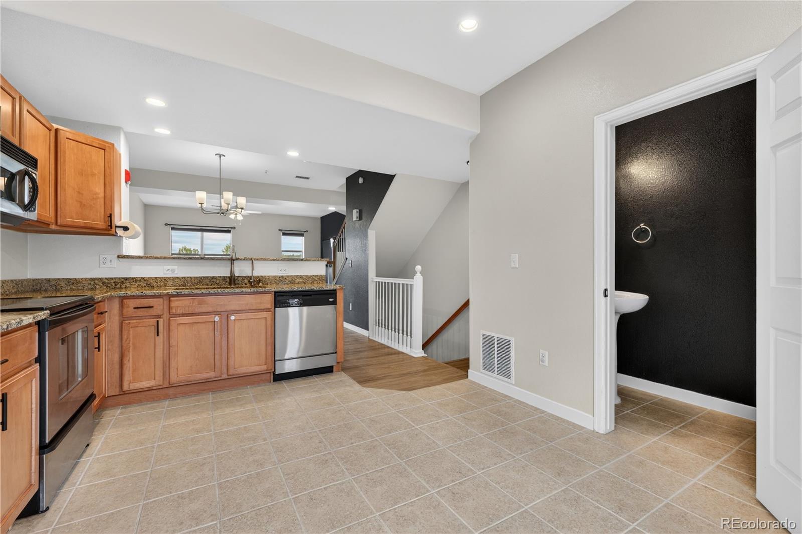 MLS Image #6 for 18726 e yale circle,aurora, Colorado