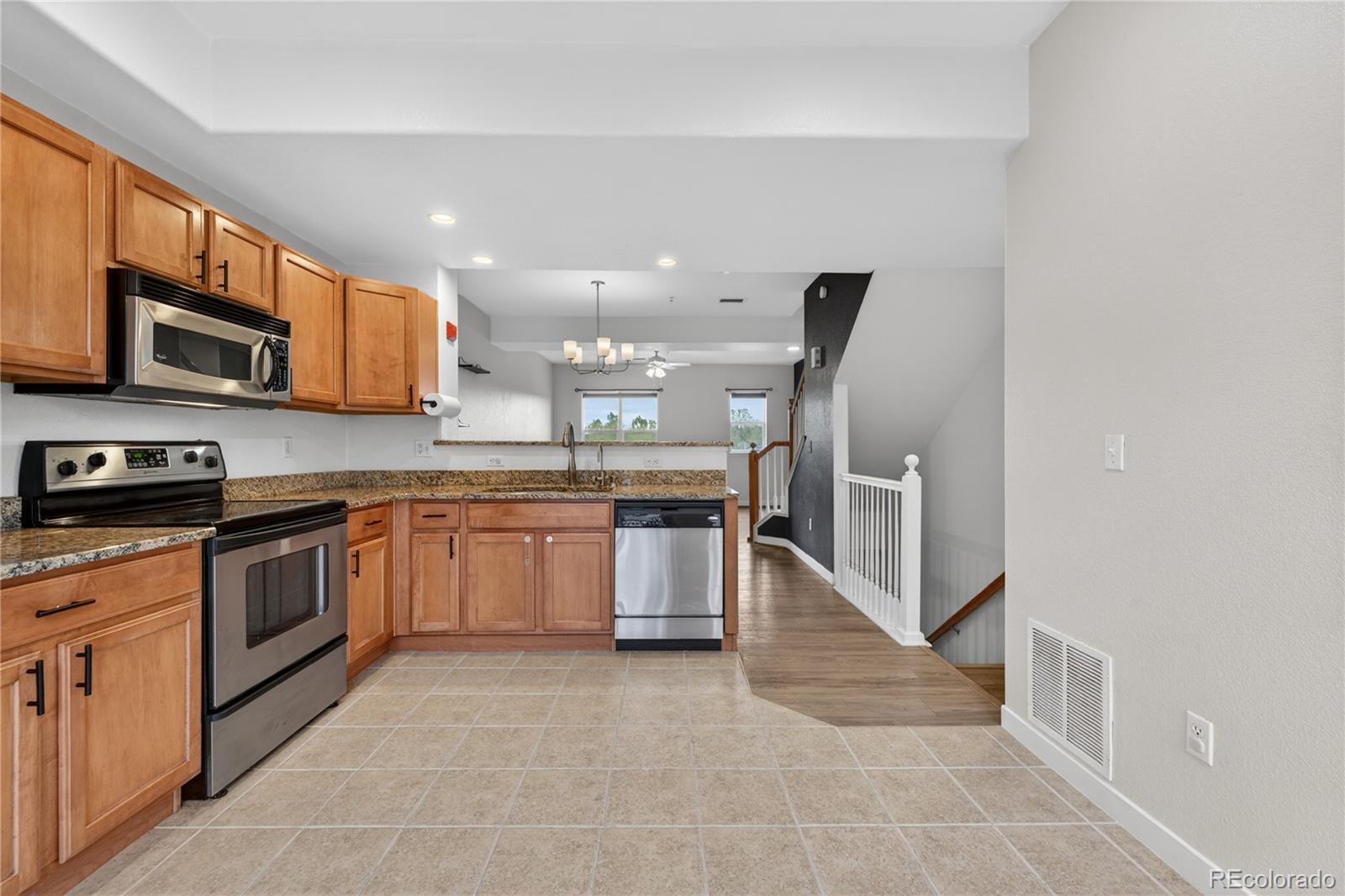 MLS Image #7 for 18726 e yale circle,aurora, Colorado