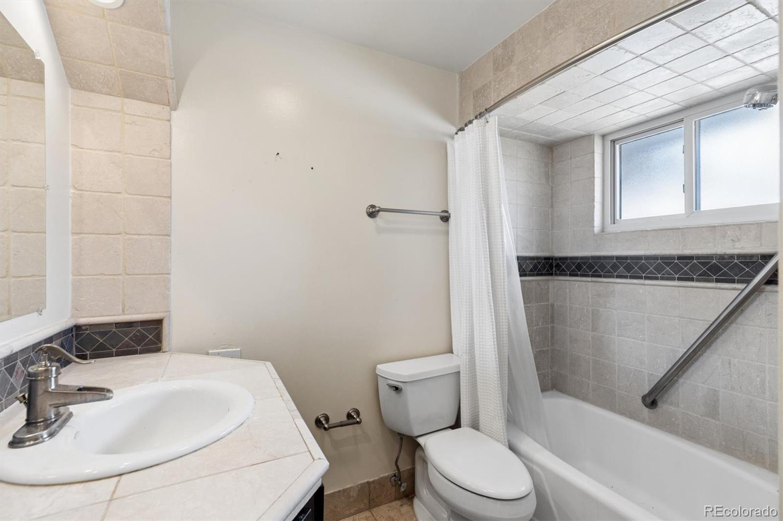 MLS Image #18 for 3851 s hillcrest drive,denver, Colorado