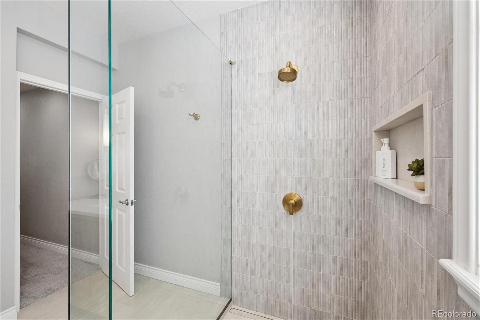 MLS Image #14 for 7890 e 26th avenue,denver, Colorado