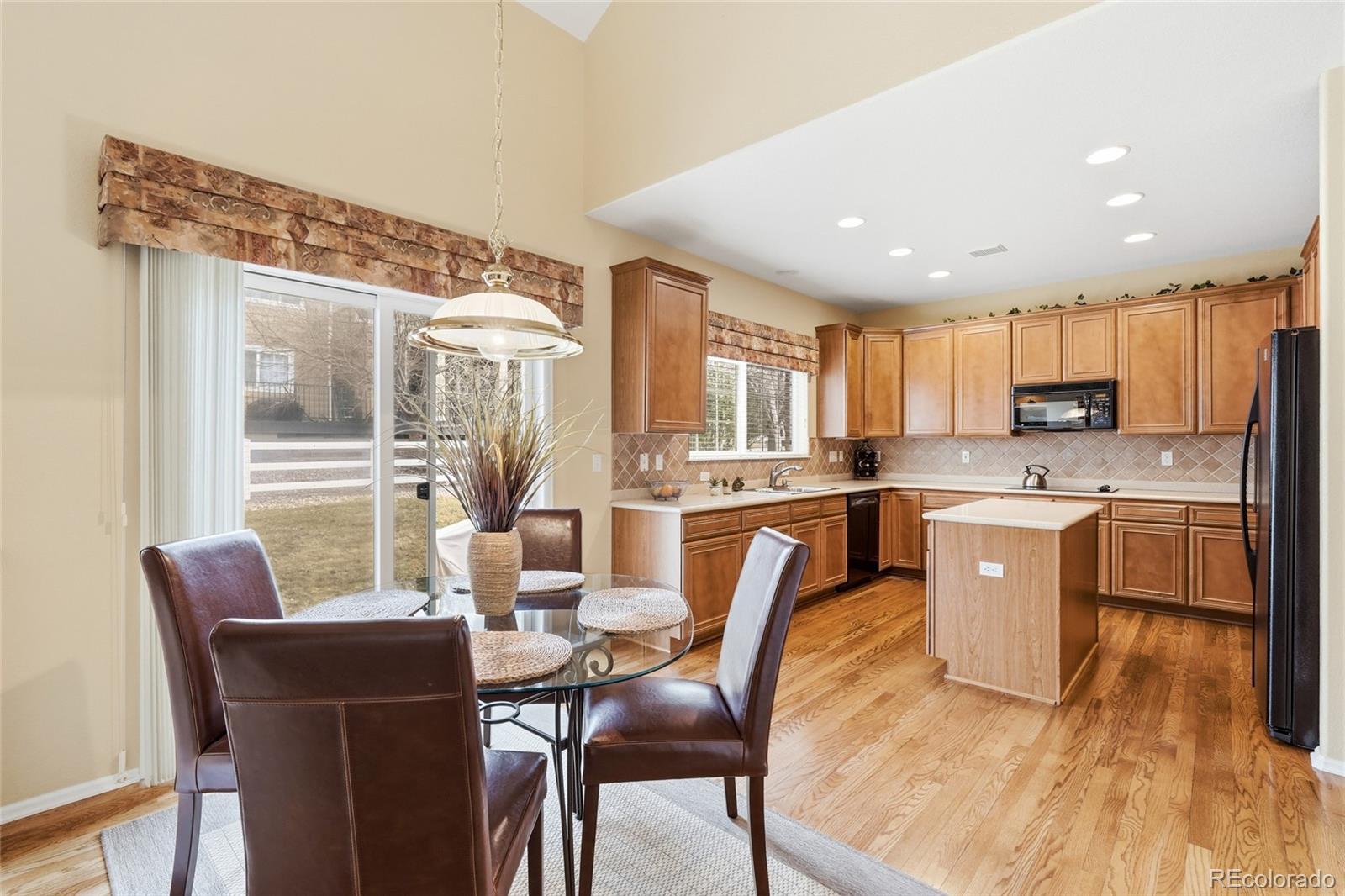 MLS Image #10 for 1601 s buchanan circle,aurora, Colorado
