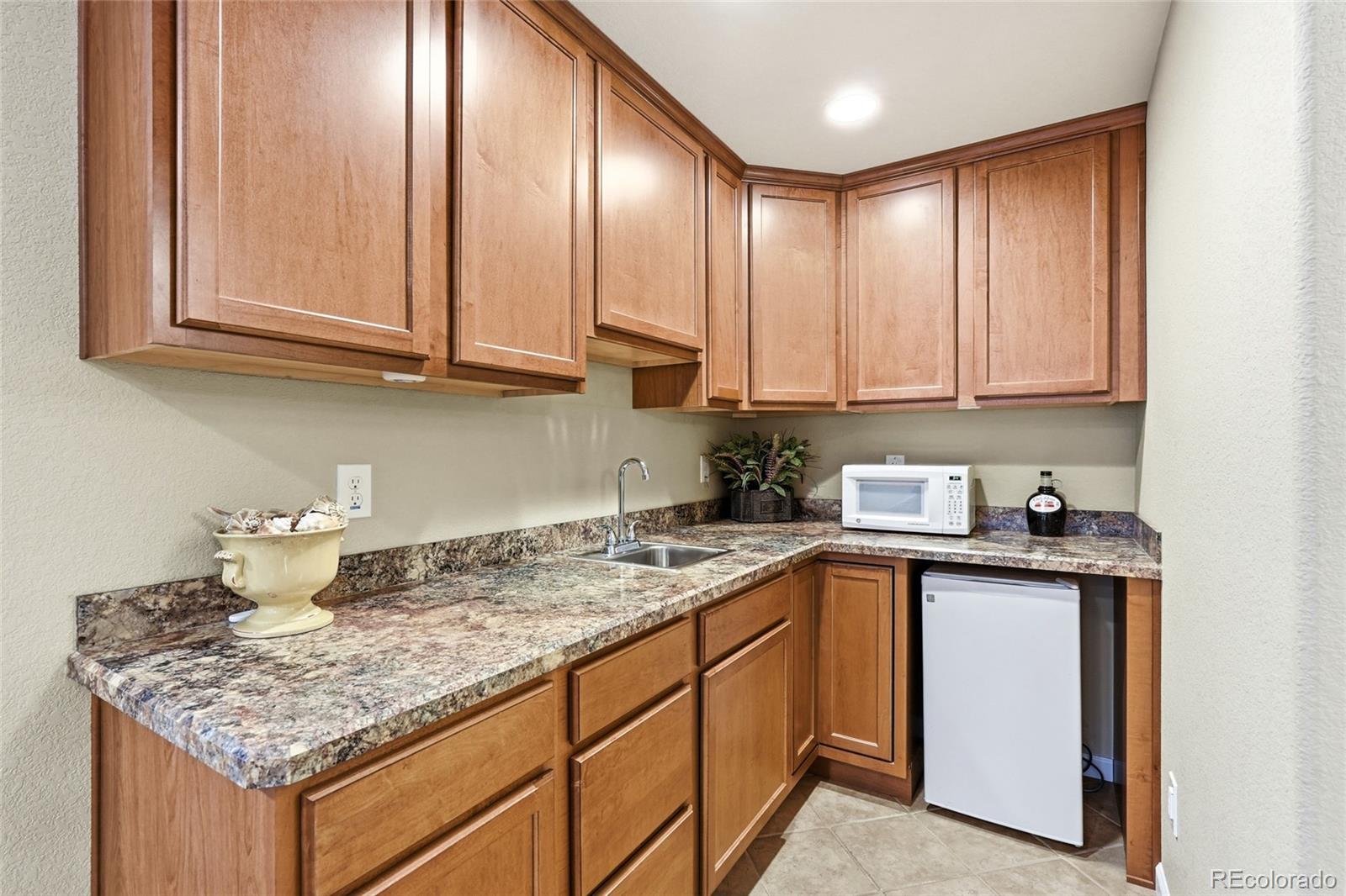 MLS Image #25 for 1601 s buchanan circle,aurora, Colorado