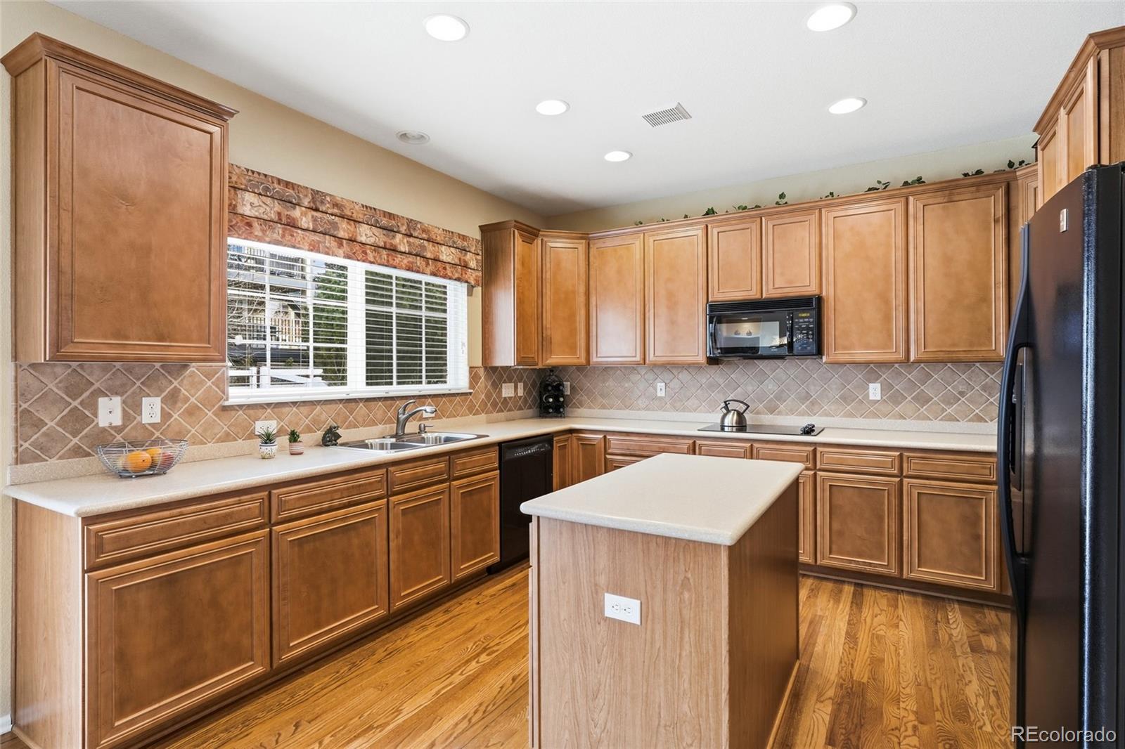 MLS Image #8 for 1601 s buchanan circle,aurora, Colorado