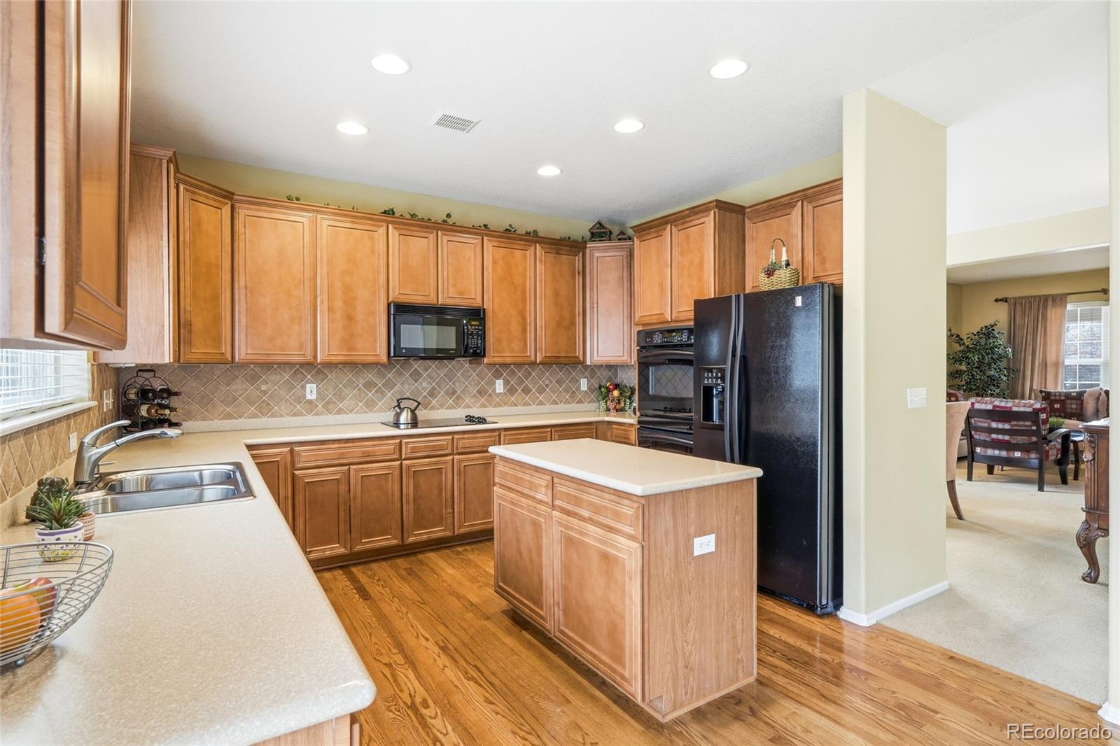 MLS Image #9 for 1601 s buchanan circle,aurora, Colorado