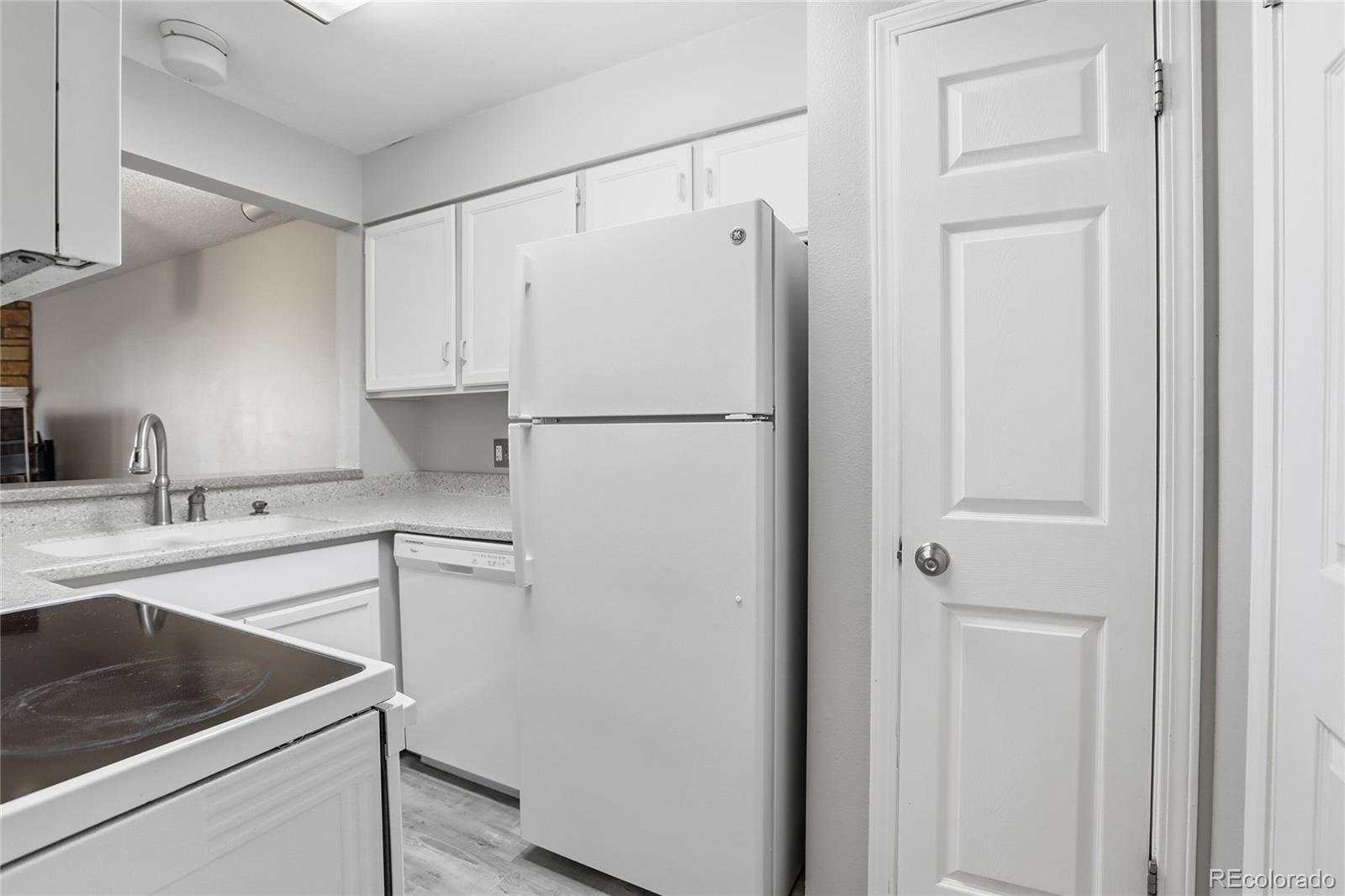 MLS Image #5 for 8879 w floyd avenue,lakewood, Colorado