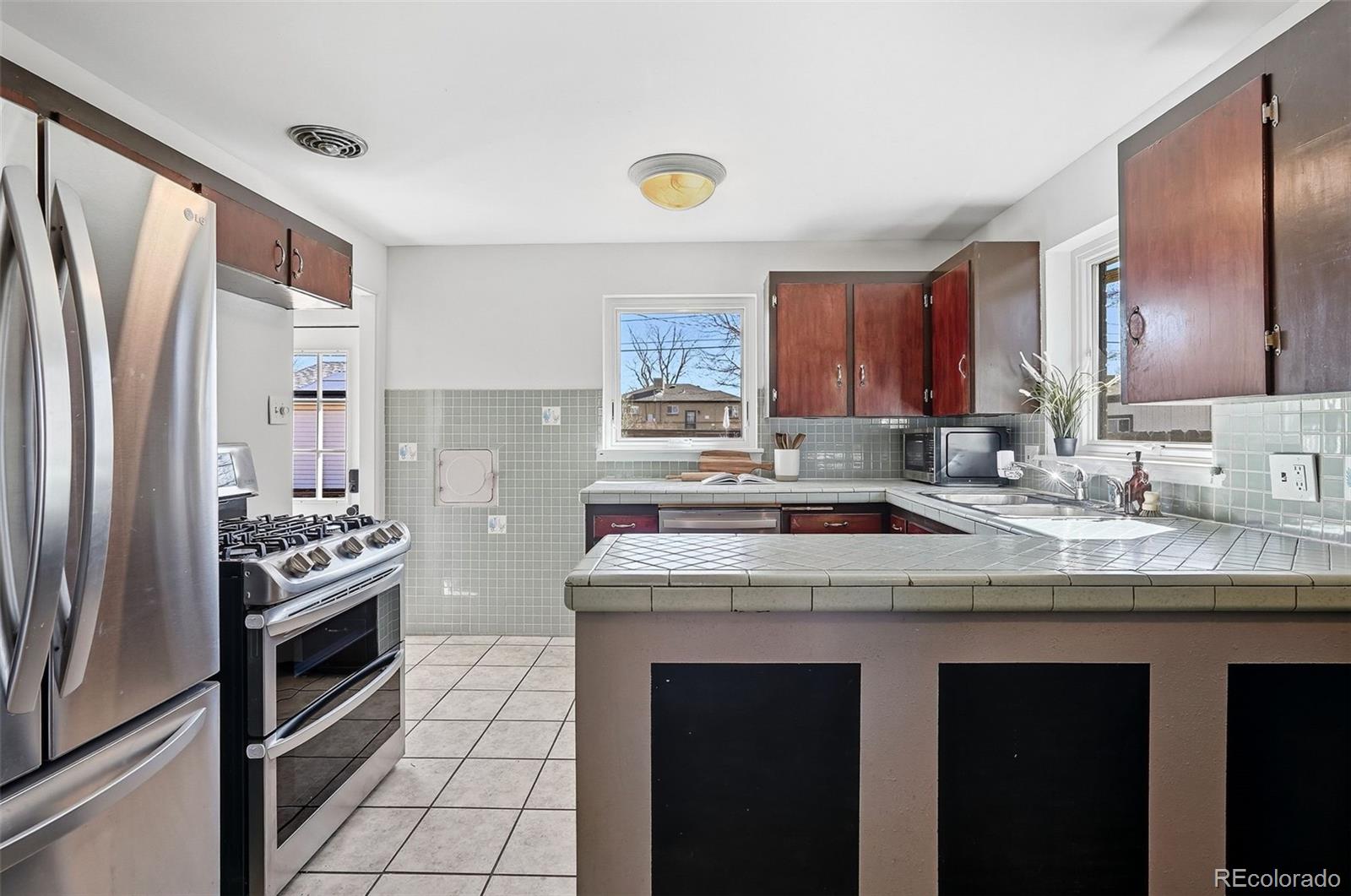 MLS Image #8 for 3630  ivanhoe street,denver, Colorado
