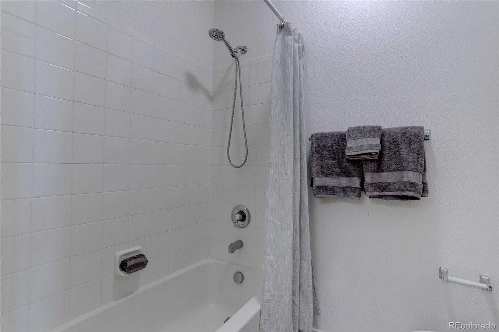 MLS Image #11 for 18657  stroh road 4107,parker, Colorado